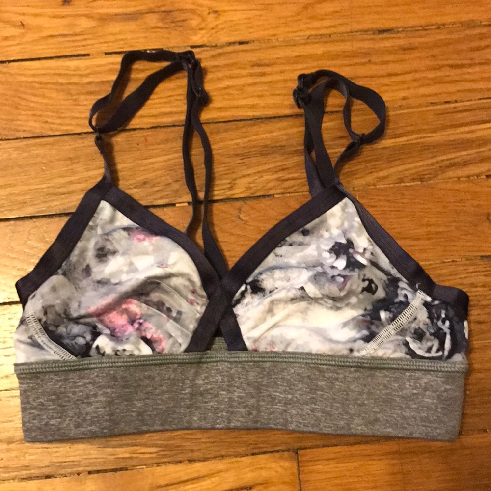Lululemon sports bra!!